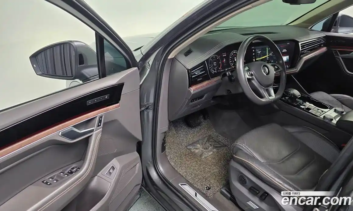 Volkswagen Touareg 2020 3.0 Автомат в Москве № 169070, фото 17