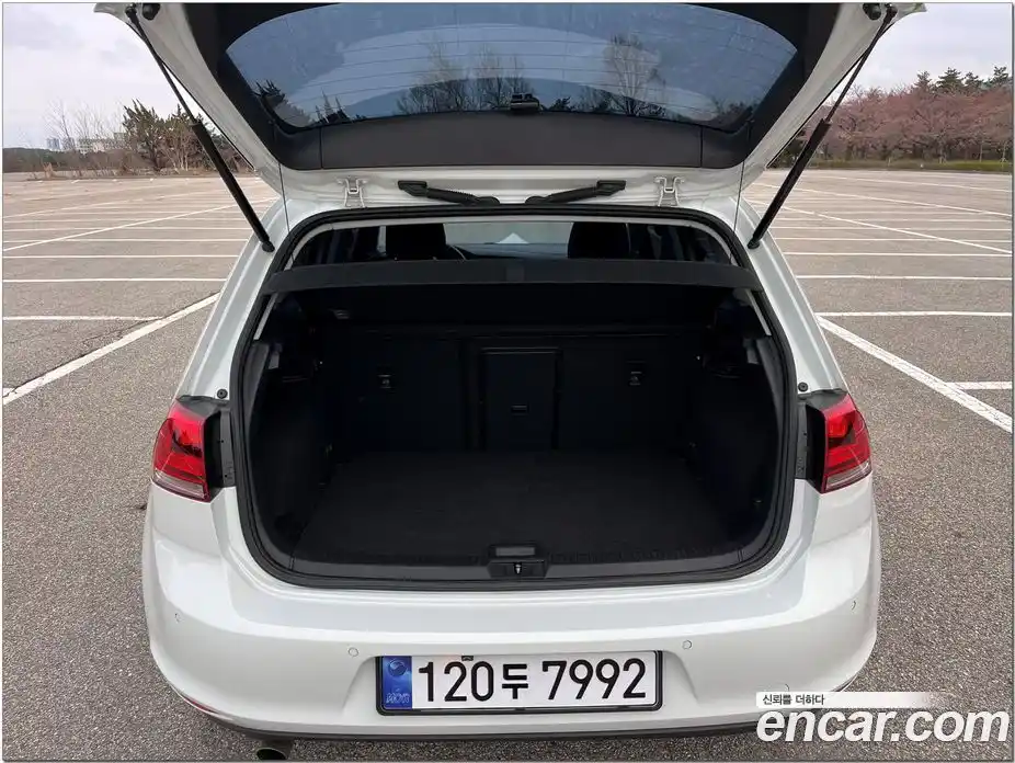 Volkswagen Golf 2014 1.6 Автомат в Москве № 169243, фото 9