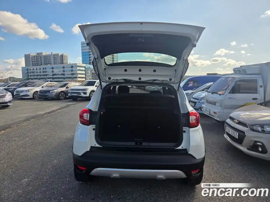 Renault QM3 2017 1.5 Автомат в Москве № 185918, фото 15