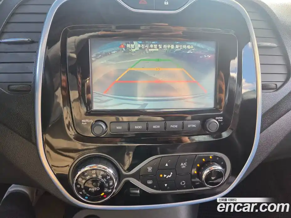 Renault QM3 2017 1.5 Автомат в Москве № 185918, фото 17