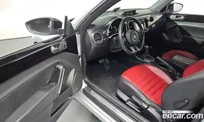 Volkswagen Beatle 2014 2.0 Автомат в Москве № 187839, миниатюра 9