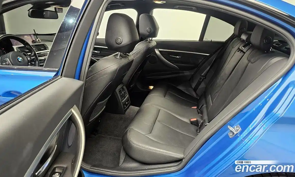 BMW 3-Series 2018 2.0 Автомат в Москве № 192928, фото 13