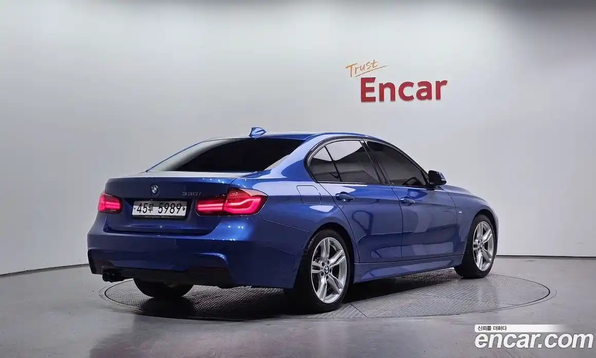 BMW 3-Series 2018 2.0 Автомат в Москве № 192928, фото 9