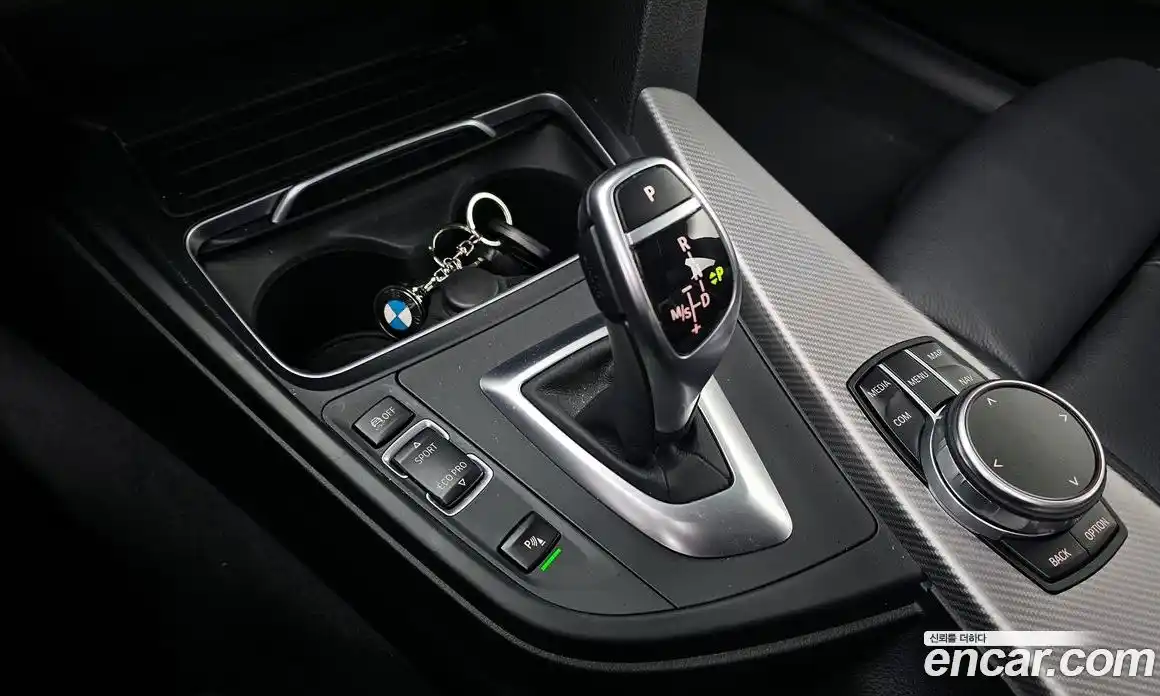 BMW 3-Series 2018 2.0 Автомат в Москве № 192928, фото 10