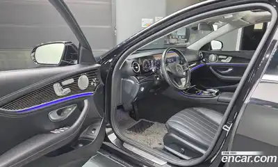 Mercedes-Benz E-Class 2017 3.0 Автомат в Москве № 194619, миниатюра 10