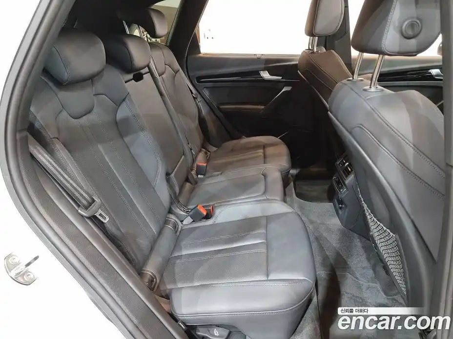 Audi Q5 2024 2.0 Автомат в Москве № 196086, фото 11