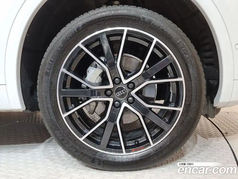 Audi Q5 2024 2.0 Автомат в Москве № 196086, фото 5