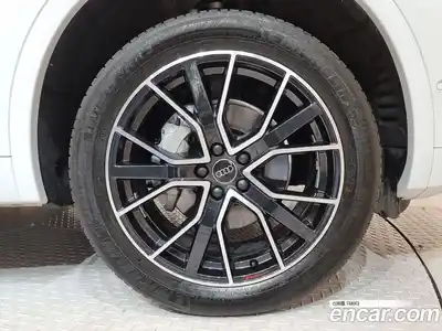 Audi Q5 2024 2.0 Автомат в Москве № 196086, миниатюра 5