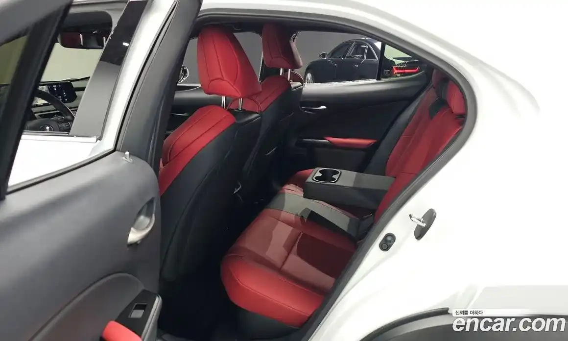 Lexus UX 2022 2.0 Автомат в Москве № 198723, фото 20