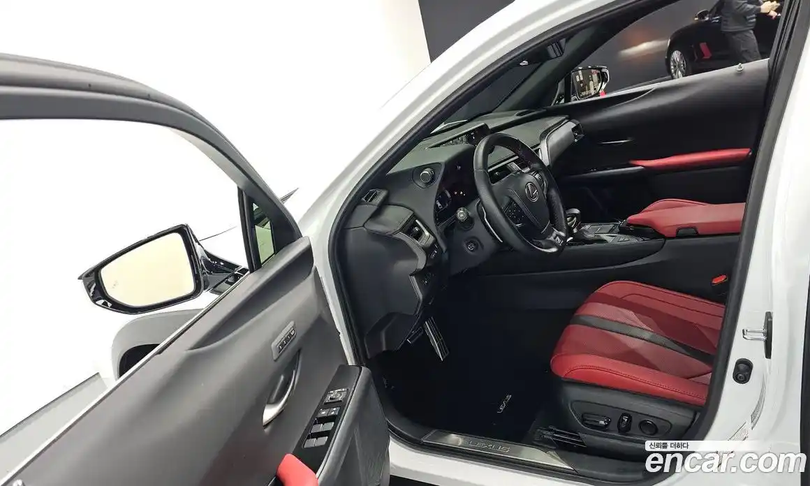 Lexus UX 2022 2.0 Автомат в Москве № 198723, фото 7