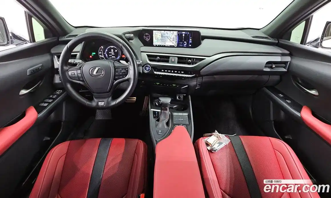 Lexus UX 2022 2.0 Автомат в Москве № 198723, фото 9