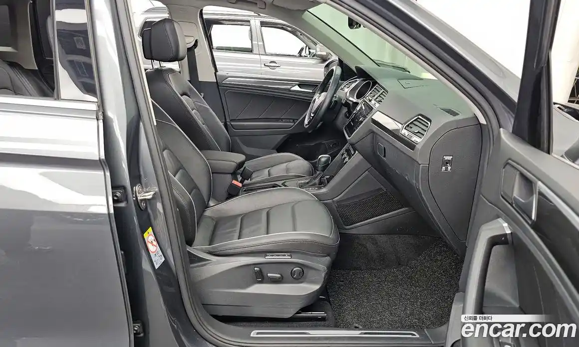 Volkswagen Tiguan 2020 2.0 Автомат в Москве № 199082, фото 11