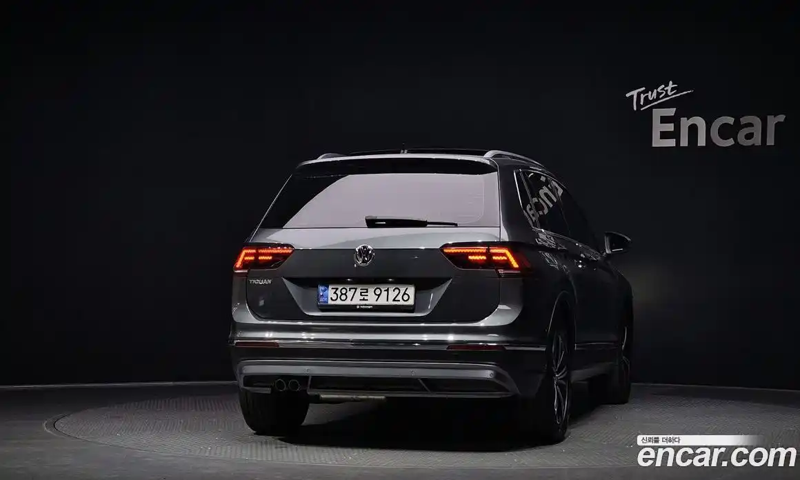 Volkswagen Tiguan 2020 2.0 Автомат в Москве № 199082, фото 4