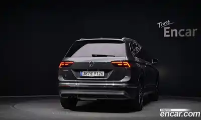 Volkswagen Tiguan 2020 2.0 Автомат в Москве № 199082, миниатюра 4