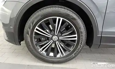 Volkswagen Tiguan 2020 2.0 Автомат в Москве № 199082, миниатюра 5