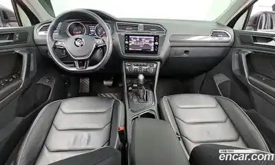 Volkswagen Tiguan 2020 2.0 Автомат в Москве № 199082, миниатюра 7
