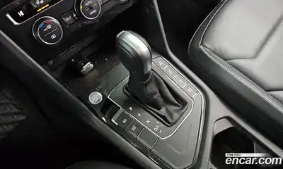 Volkswagen Tiguan 2020 2.0 Автомат в Москве № 199082, миниатюра 9