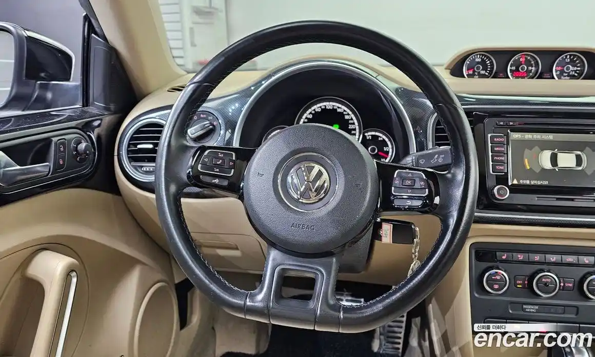 Volkswagen Beatle 2013 2.0 Автомат в Москве № 199174, фото 13