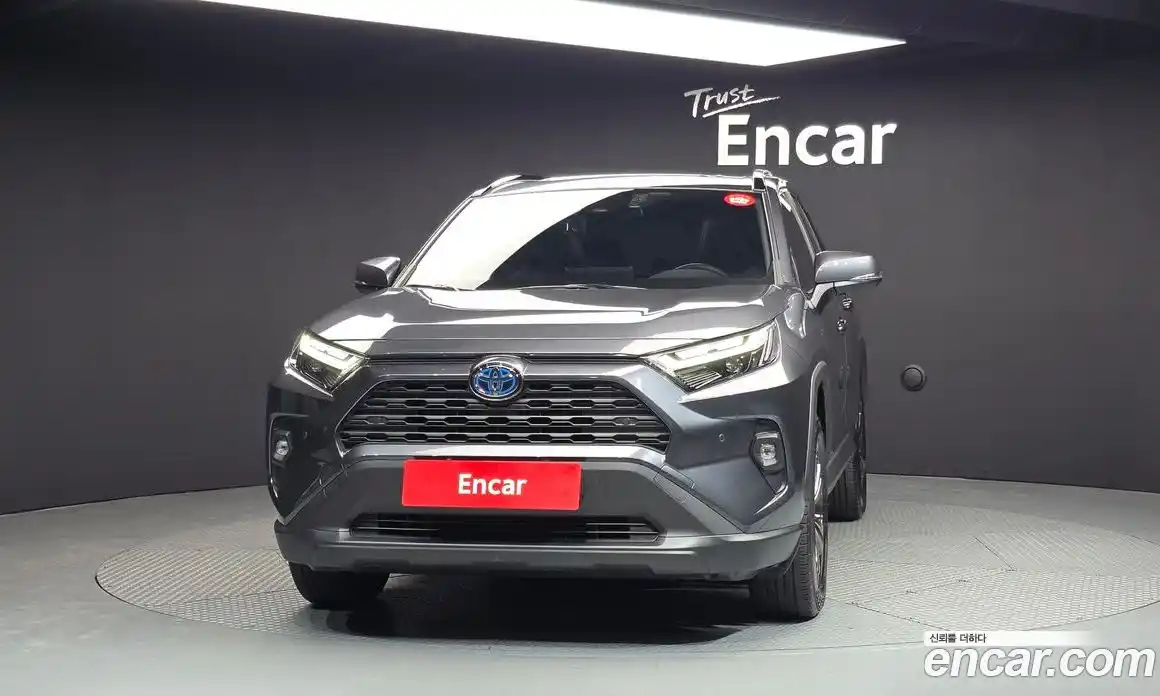 Toyota RAV4 2024 2.5 Автомат в Москве № 199534, фото 13