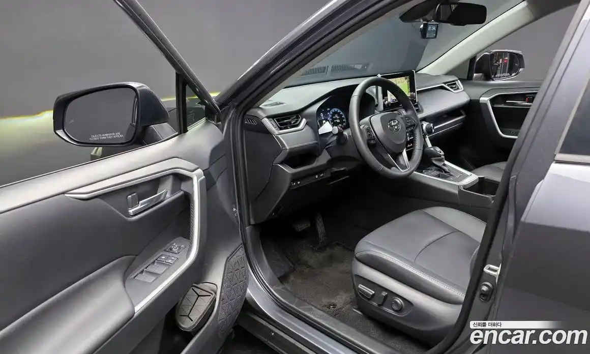 Toyota RAV4 2024 2.5 Автомат в Москве № 199534, фото 15