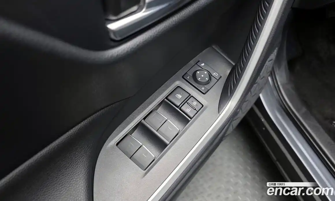 Toyota RAV4 2024 2.5 Автомат в Москве № 199534, фото 19