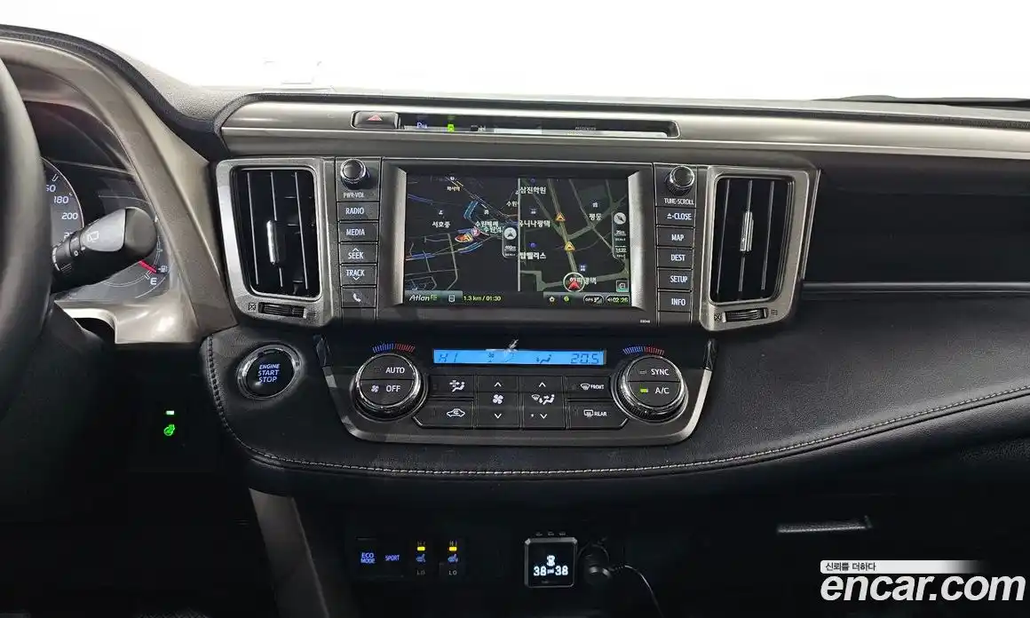 Toyota RAV4 2014 2.5 Автомат в Москве № 199692, фото 12