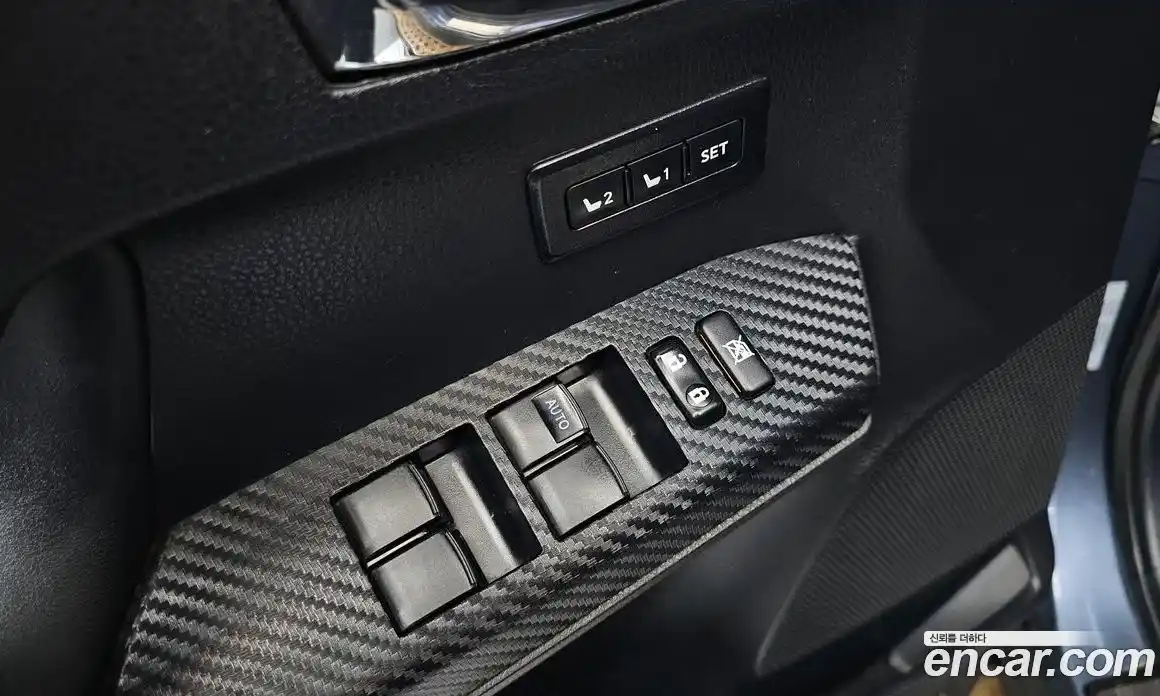 Toyota RAV4 2014 2.5 Автомат в Москве № 199692, фото 13