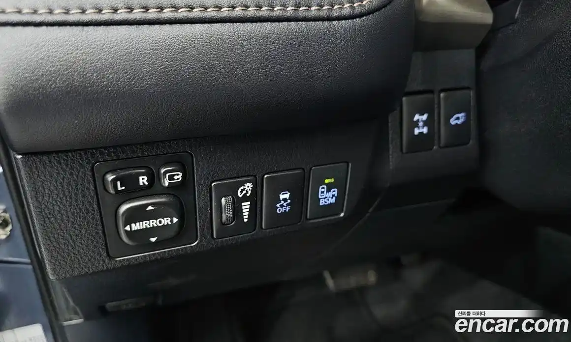 Toyota RAV4 2014 2.5 Автомат в Москве № 199692, фото 14