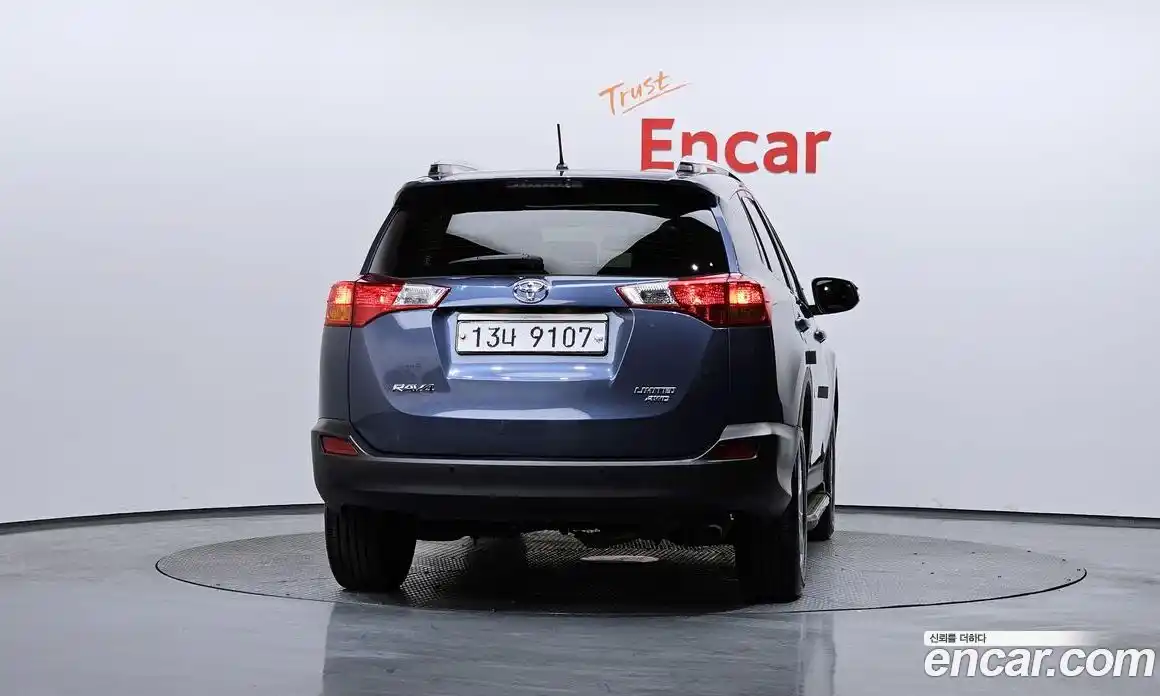 Toyota RAV4 2014 2.5 Автомат в Москве № 199692, фото 16