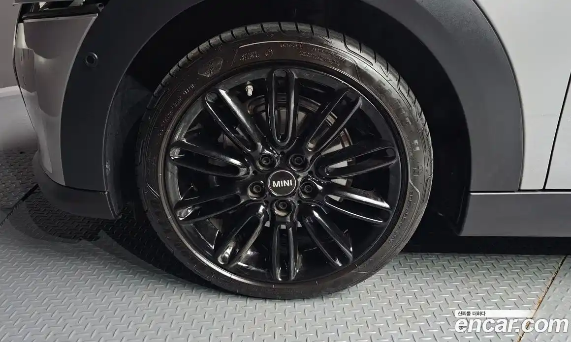 Mini Cooper 2024 1.5 Автомат в Москве № 204692, фото 13