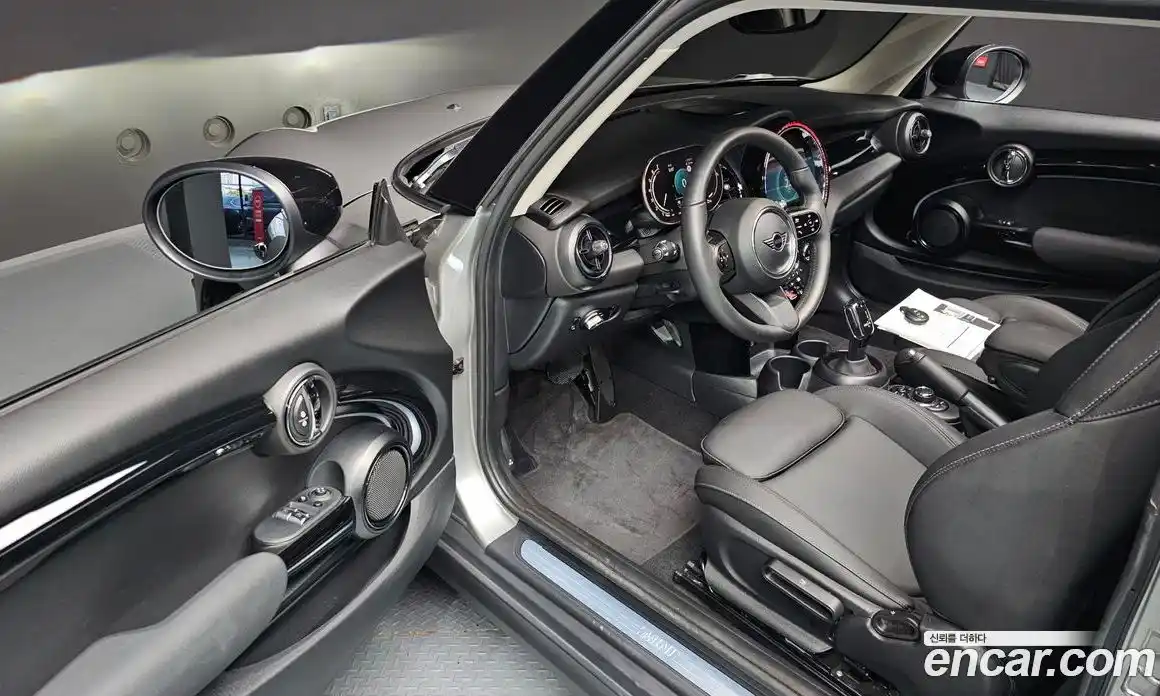 Mini Cooper 2024 1.5 Автомат в Москве № 204692, фото 19