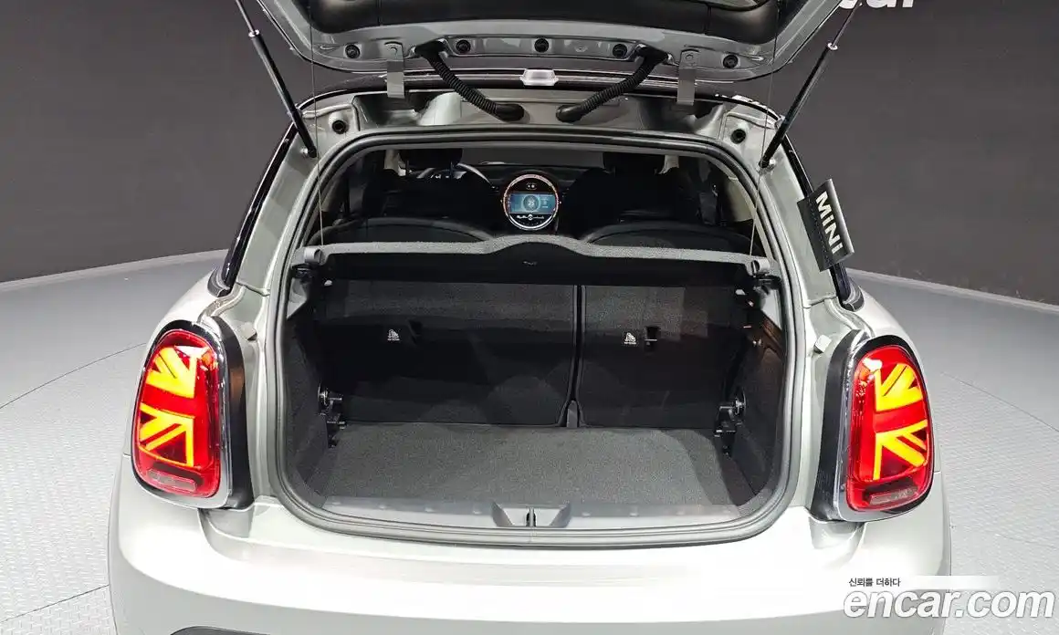 Mini Cooper 2024 1.5 Автомат в Москве № 204692, фото 3