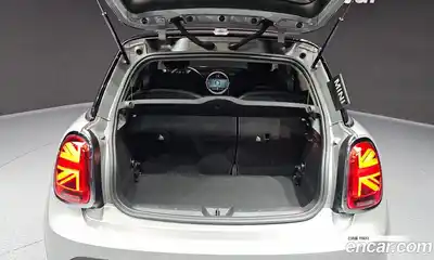 Mini Cooper 2024 1.5 Автомат в Москве № 204692, миниатюра 3