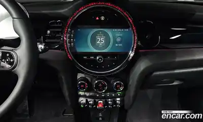 Mini Cooper 2024 1.5 Автомат в Москве № 204692, миниатюра 8