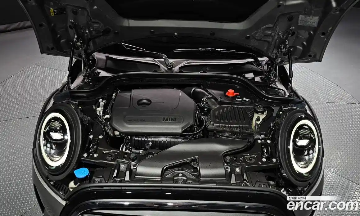 Mini Cooper 2024 1.5 Автомат в Москве № 204692, фото 9