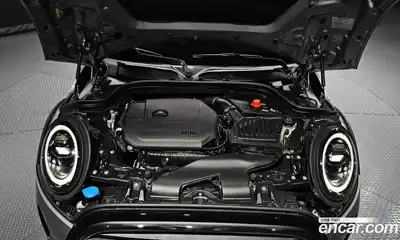 Mini Cooper 2024 1.5 Автомат в Москве № 204692, миниатюра 9