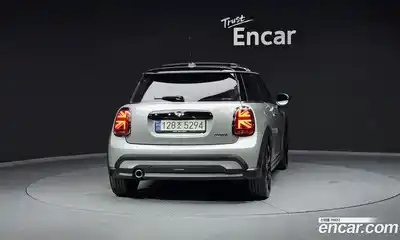 Mini Cooper 2024 1.5 Автомат в Москве № 204692, миниатюра 10