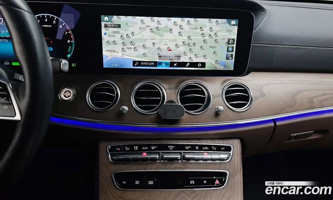 Mercedes-Benz E-Class 2022 2.0 Автомат в Москве № 206580, фото 20