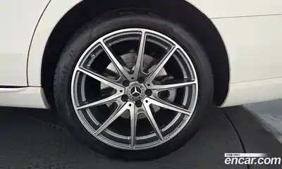 Mercedes-Benz E-Class 2022 2.0 Автомат в Москве № 206580, миниатюра 4