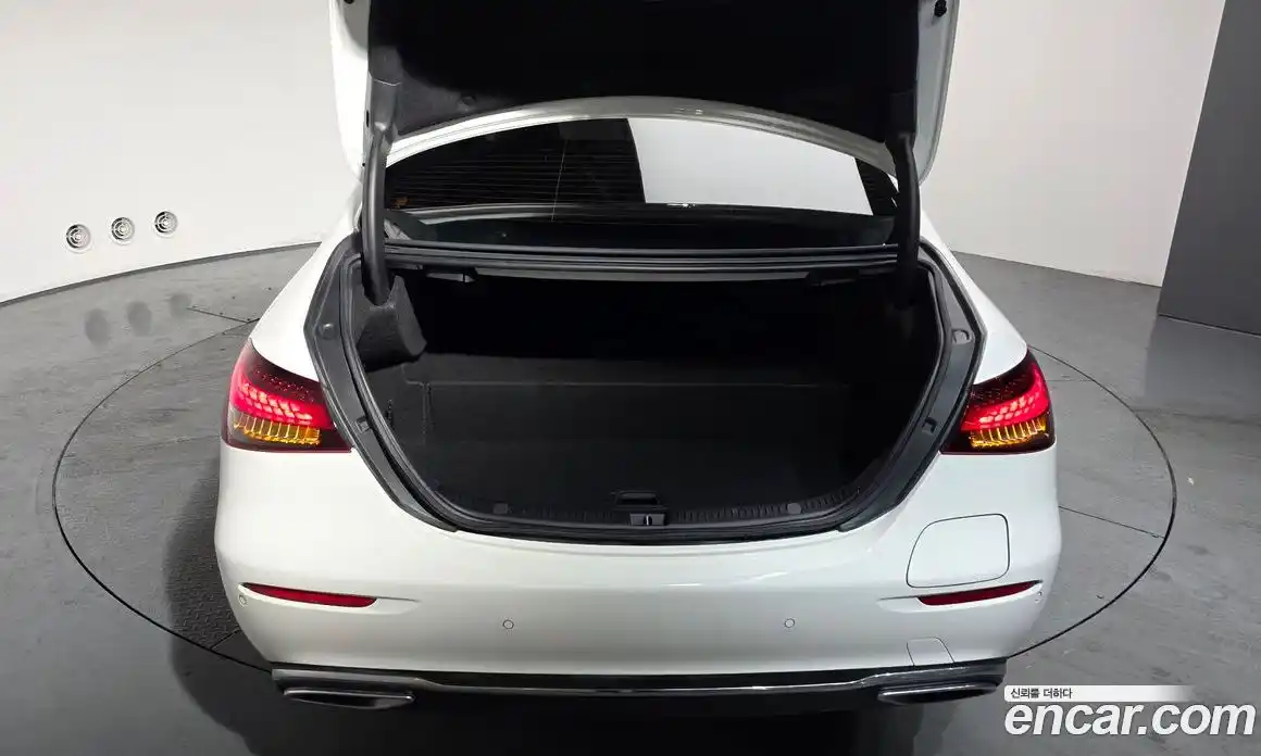 Mercedes-Benz E-Class 2022 2.0 Автомат в Москве № 206580, фото 5