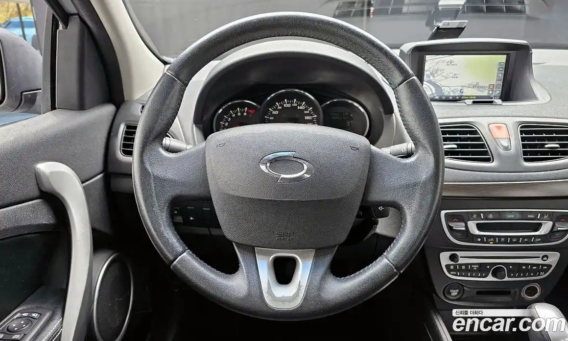 Renault SM3 2010 1.6 Автомат в Москве № 208577, фото 11