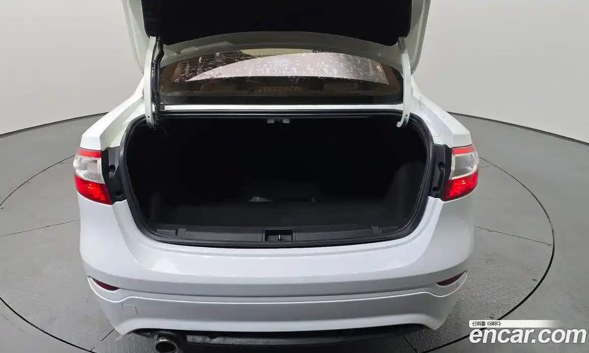 Renault SM3 2010 1.6 Автомат в Москве № 209151, фото 12