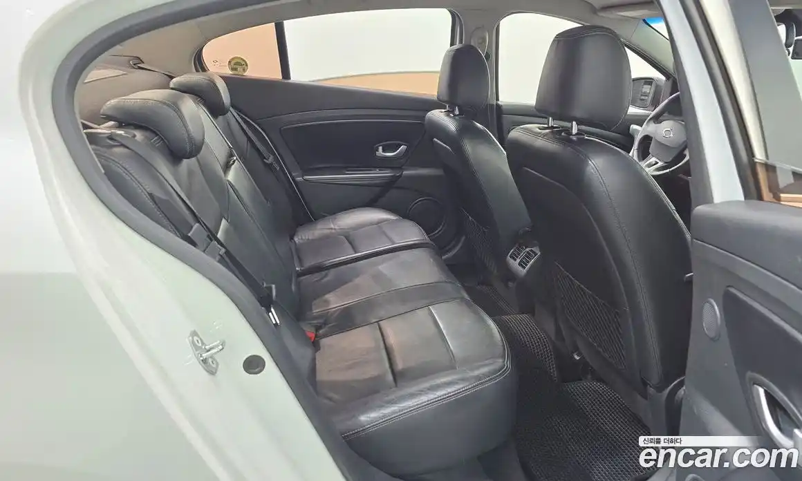 Renault SM3 2010 1.6 Автомат в Москве № 209151, фото 20