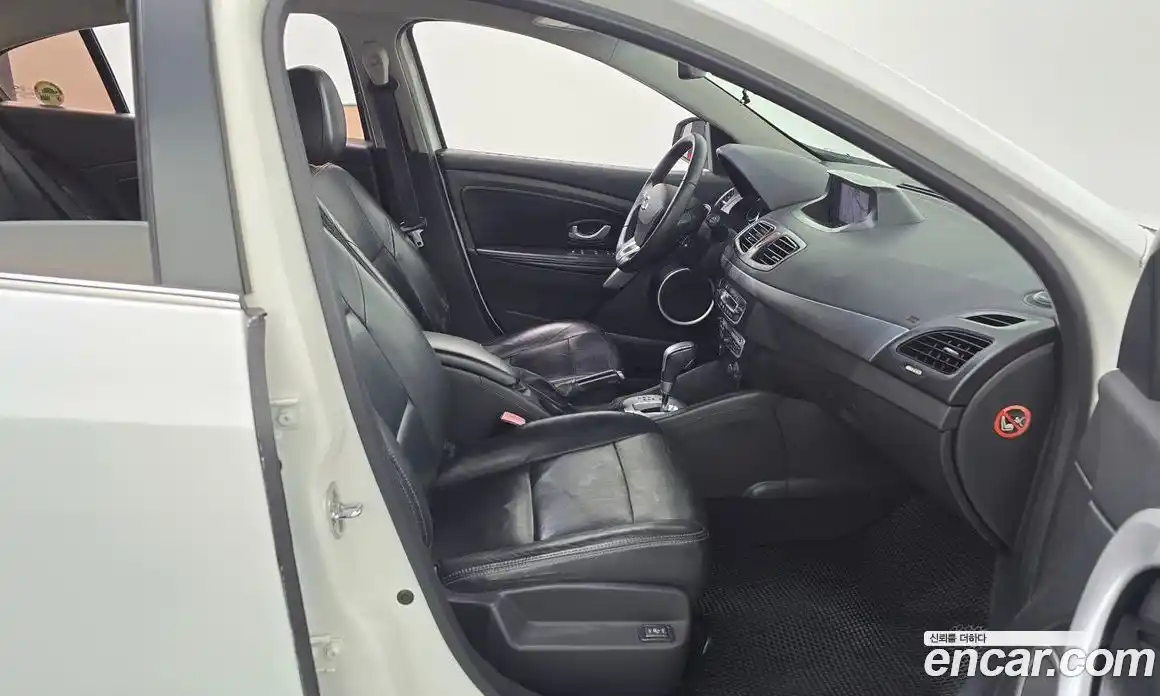 Renault SM3 2010 1.6 Автомат в Москве № 209151, фото 7