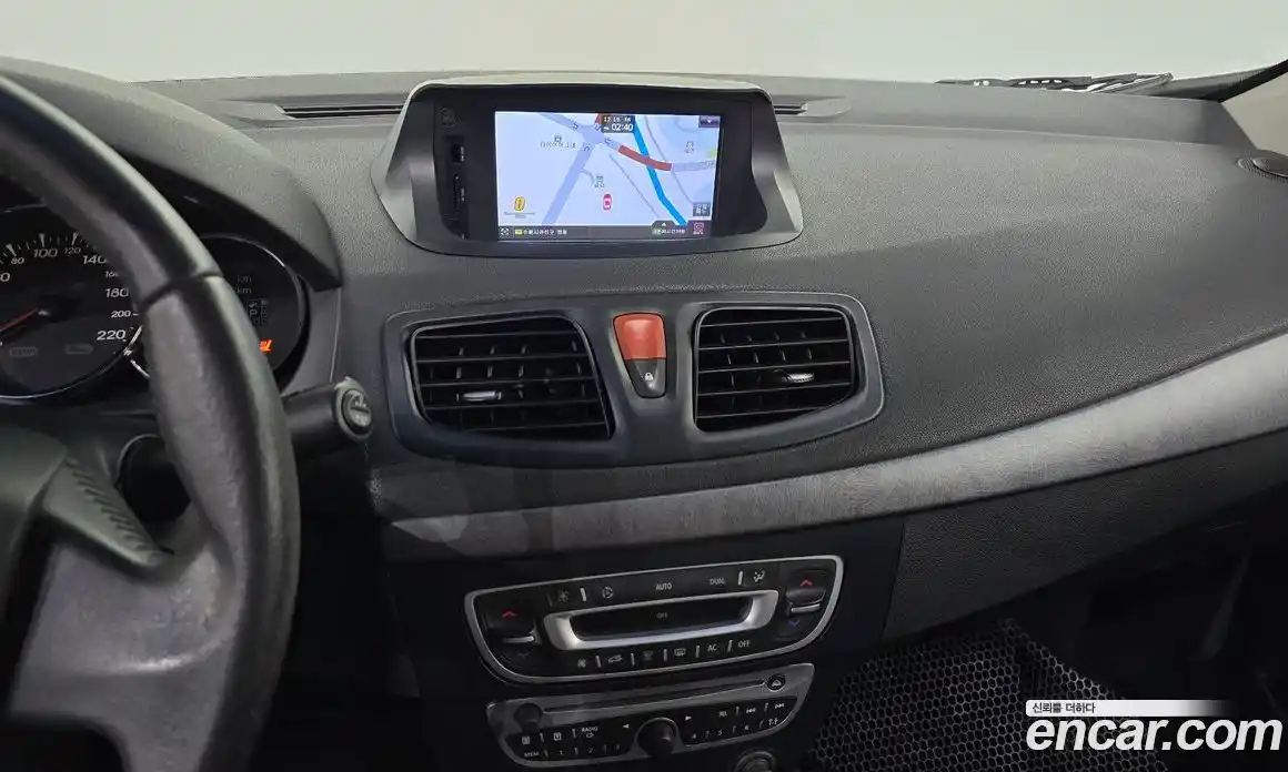 Renault SM3 2010 1.6 Автомат в Москве № 209151, фото 10