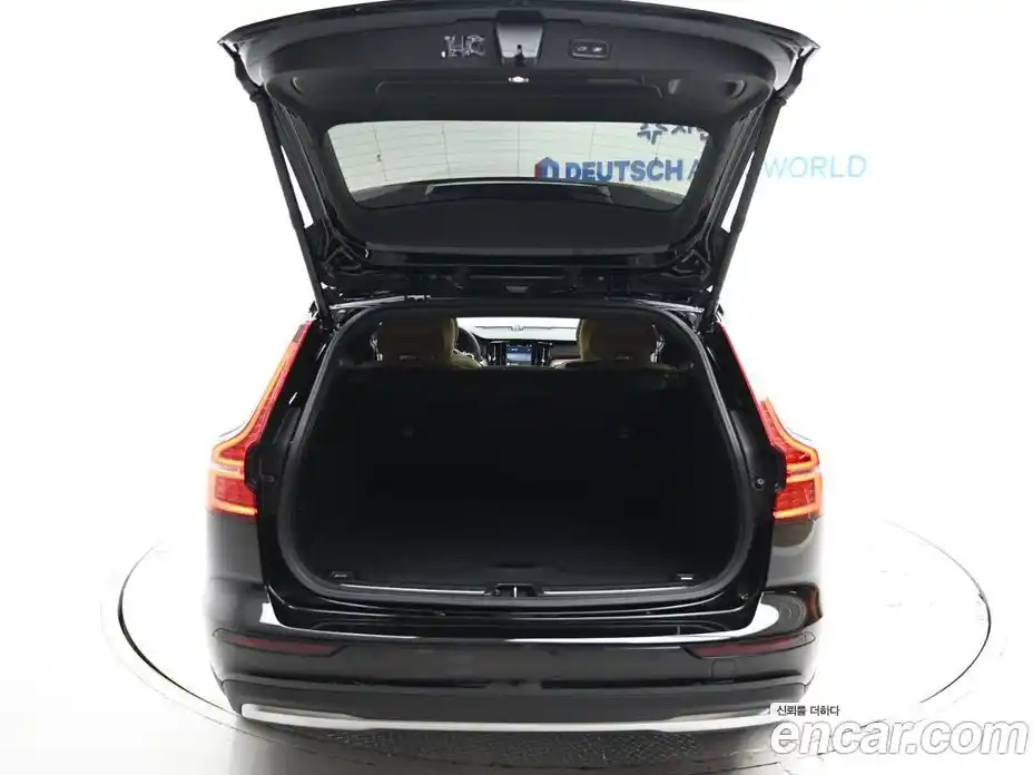 Volvo V60 2024 2.0 Автомат в Москве № 212760, фото 20