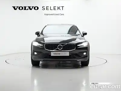 Volvo V60 2024 2.0 Автомат в Москве № 212760, миниатюра 3