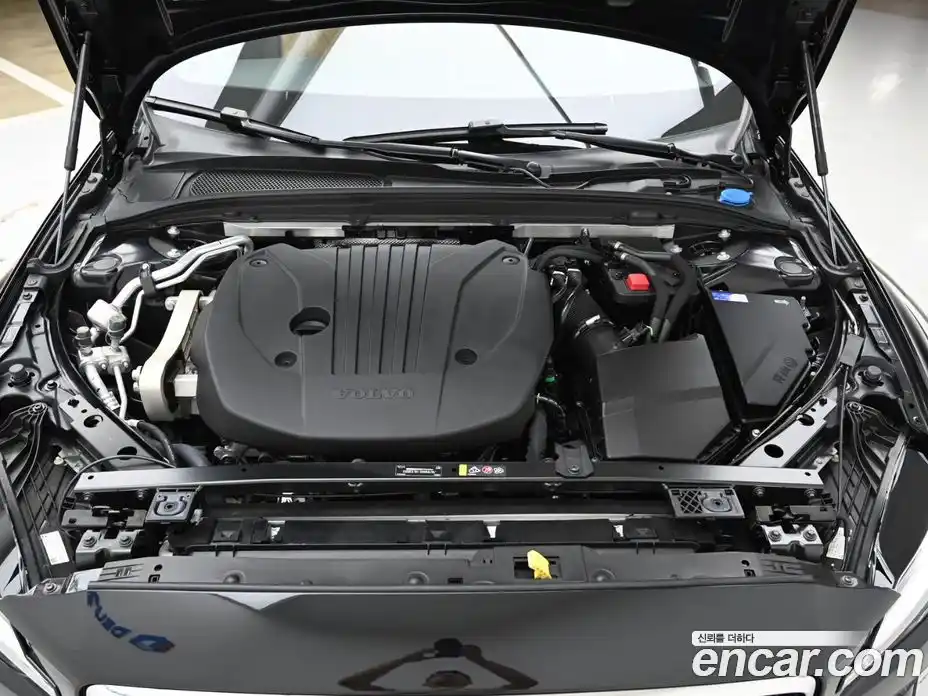 Volvo V60 2024 2.0 Автомат в Москве № 212760, фото 6