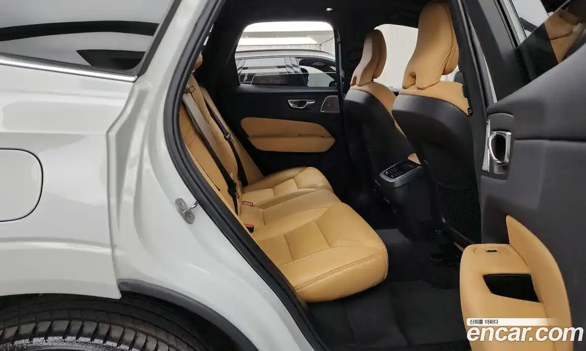 Volvo XC60 2024 2.0 Автомат в Москве № 212877, фото 11