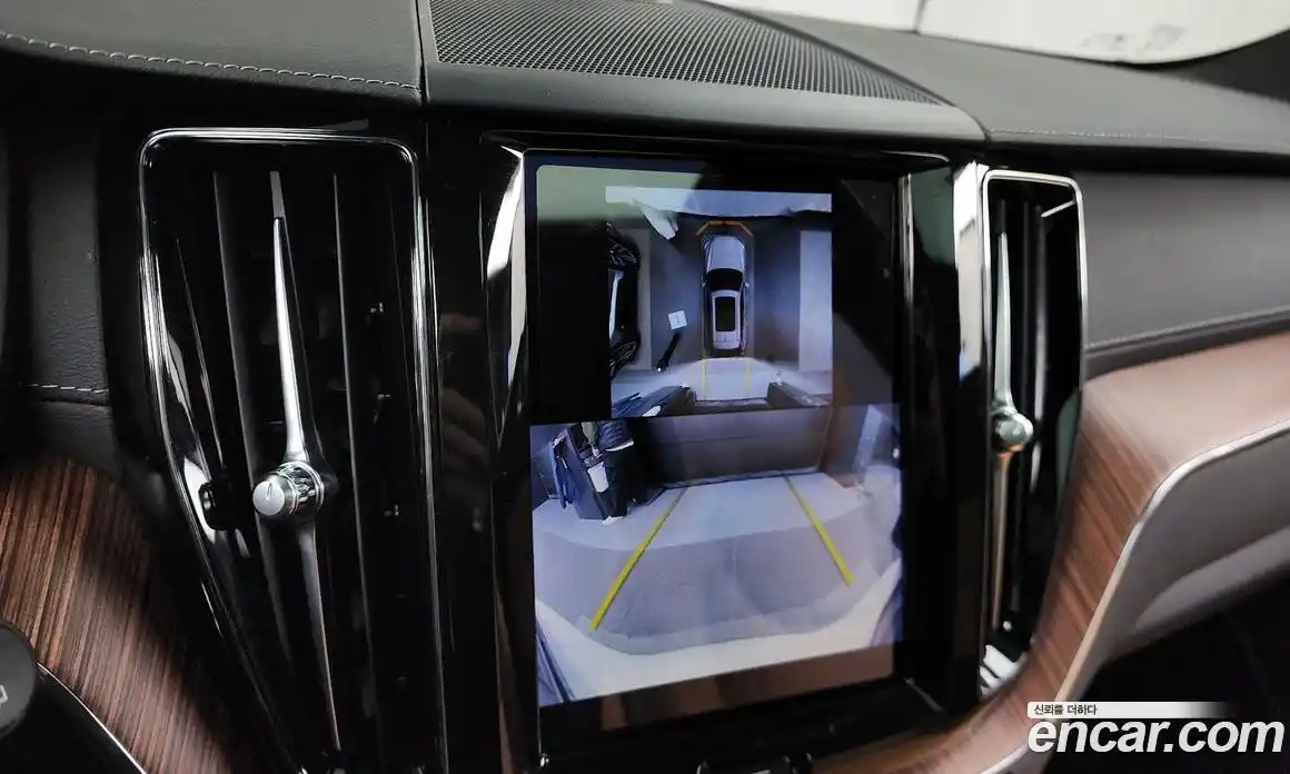 Volvo XC60 2024 2.0 Автомат в Москве № 212877, фото 16